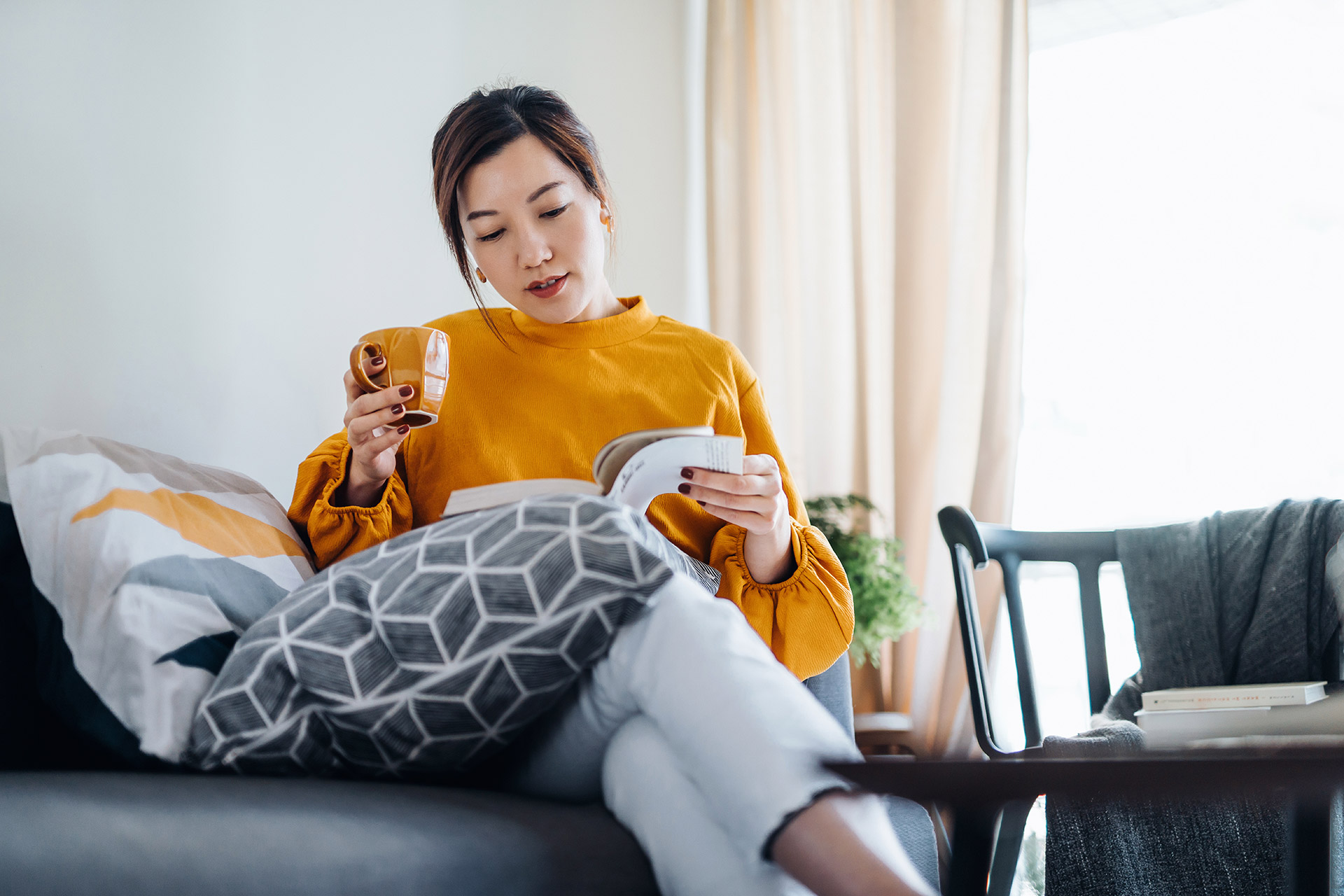 li-woman-relaxing-tea-pdp-1.jpg